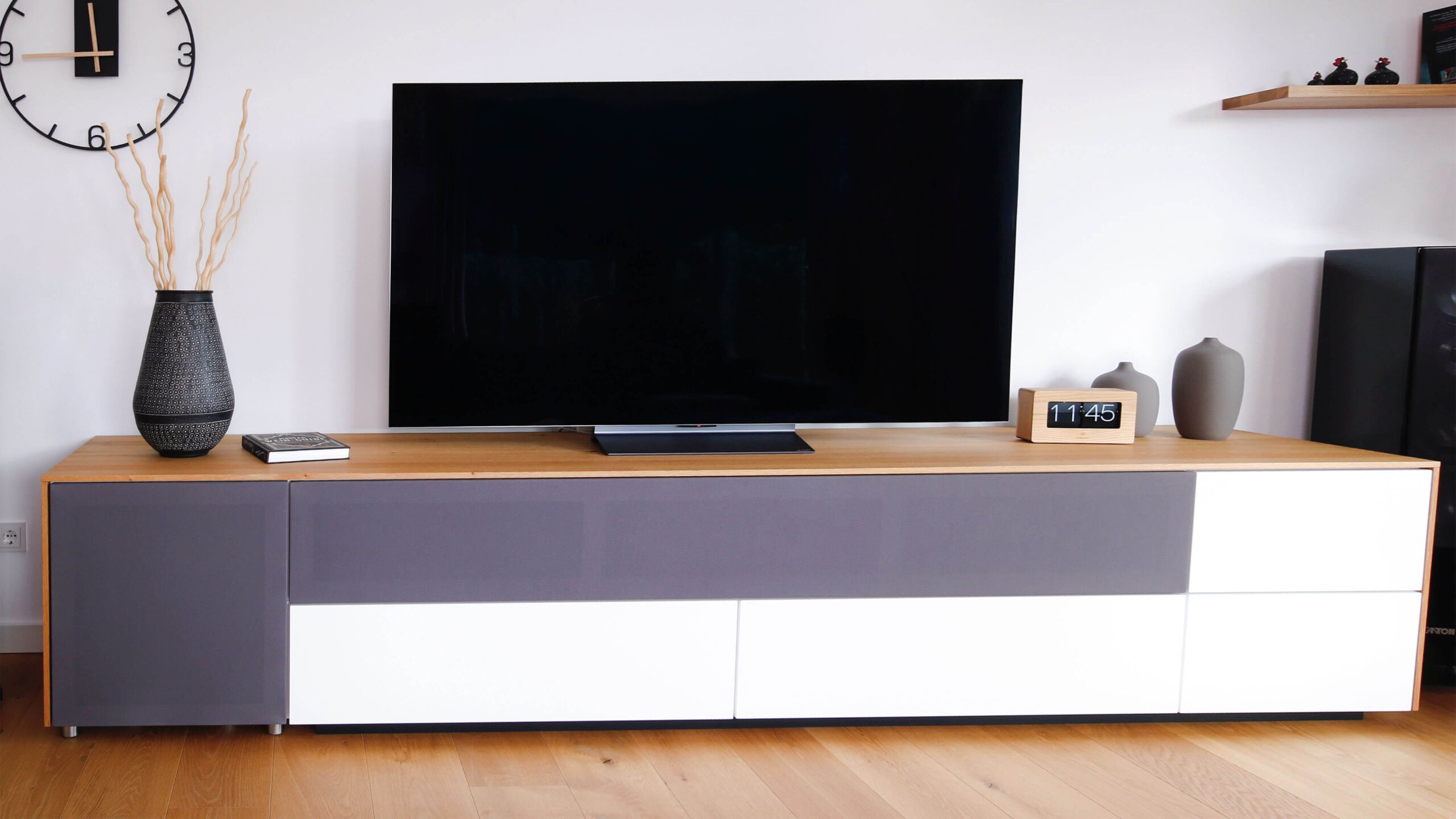 schreinerei-engelmann-medienmoebel-sideboard-tv-moebel-gesamtansicht